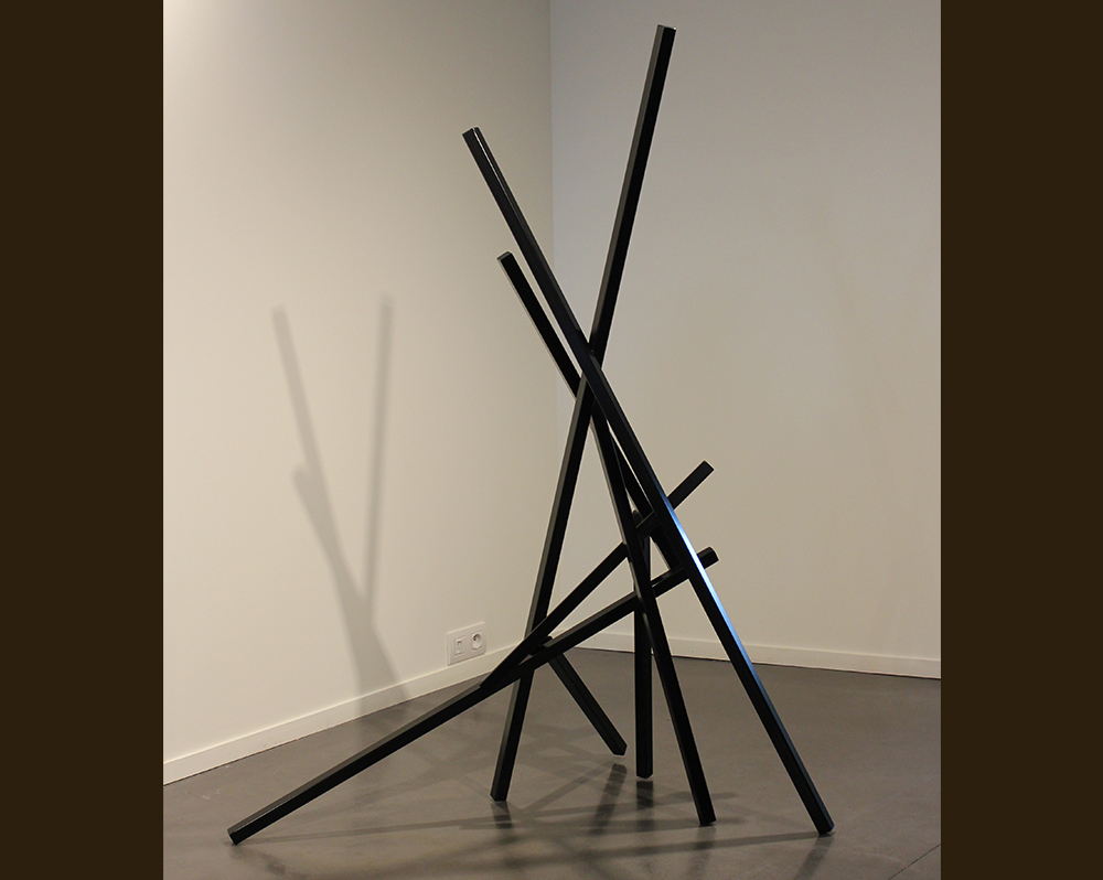 sculpture-acier-contemporaine-laqué-noir